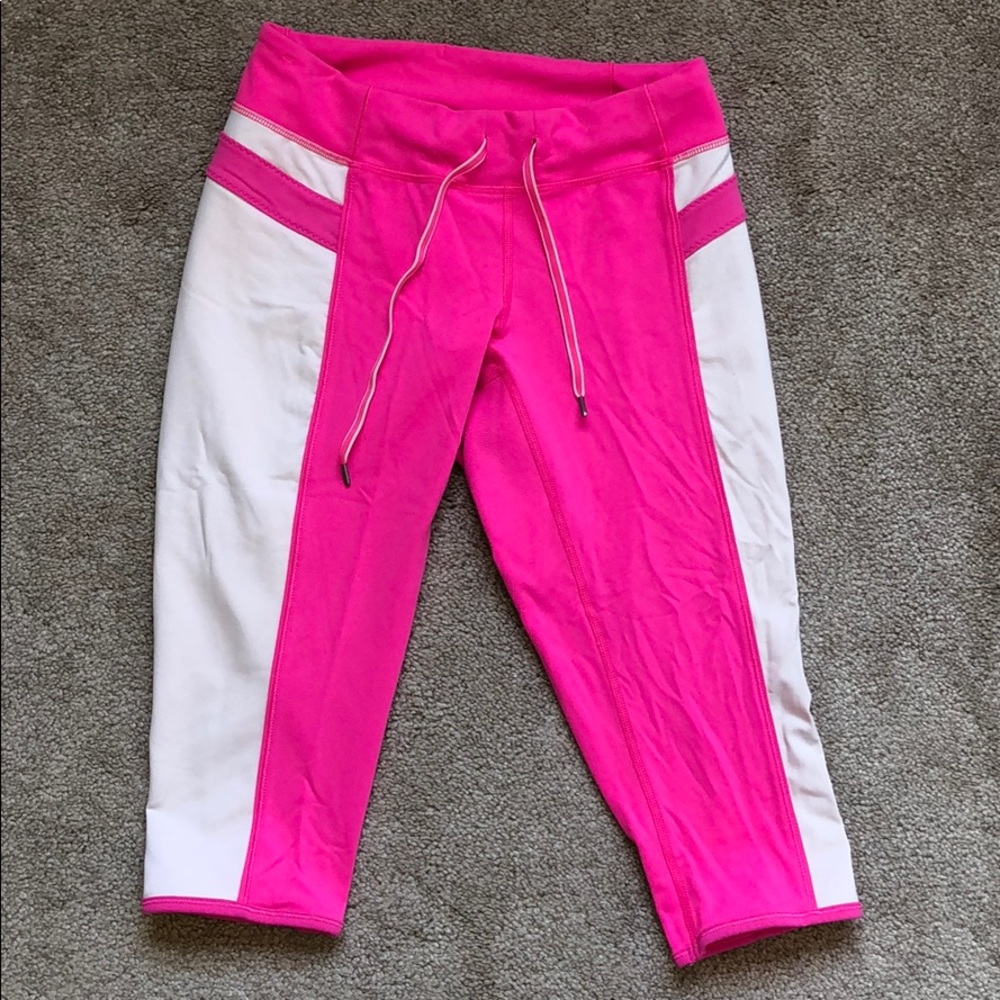 Lululemon Pink Spandex Crop Pants. Size 6